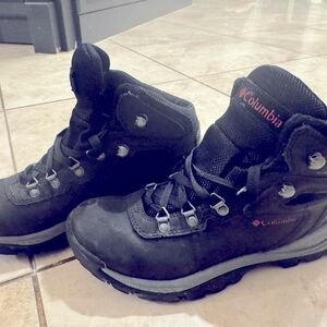 Black Columbia hiking boots size 8.5 women